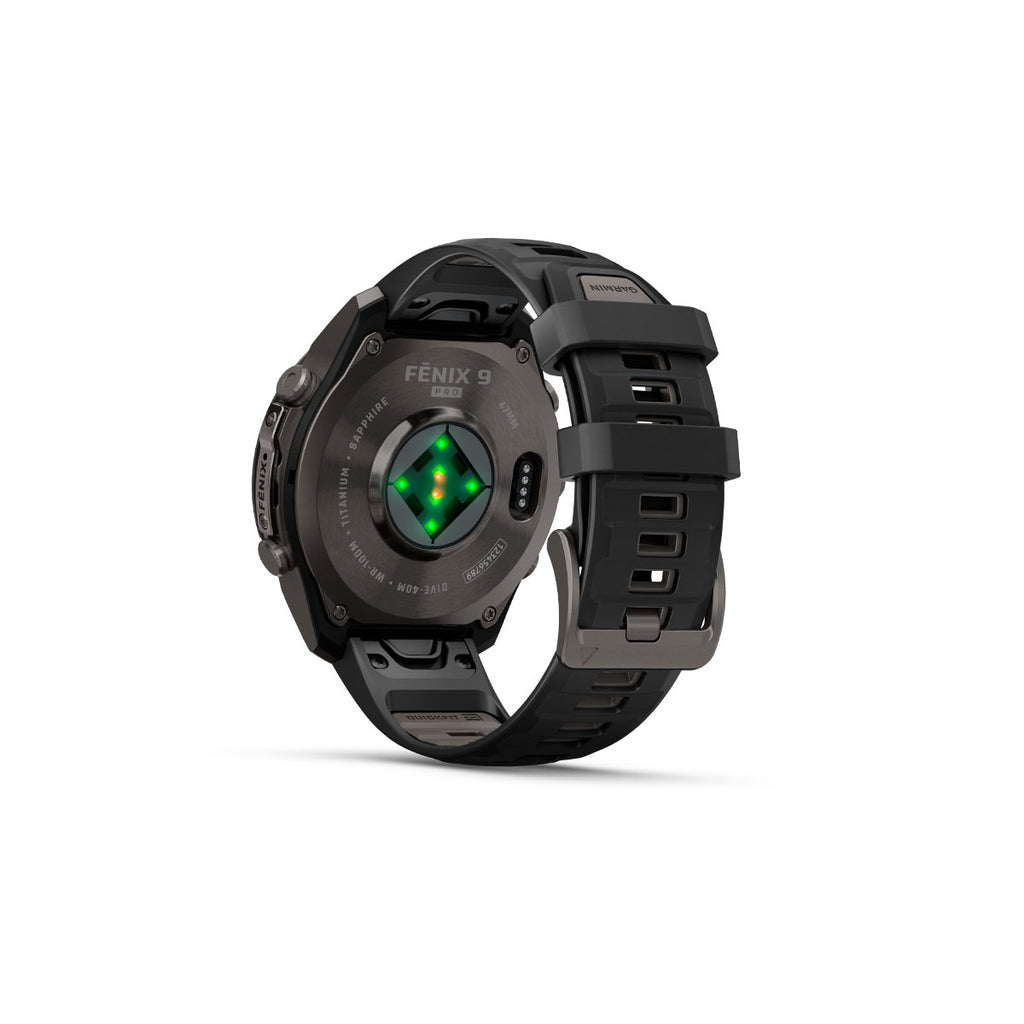 Garmin Fenix 9 Pro smartwatch med 47 mm DLC urkasse og silikonerem