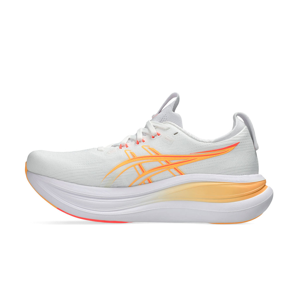 ASICS Gel-Nimbus 28 dame løbesko med snørebånd og kantdetaljer