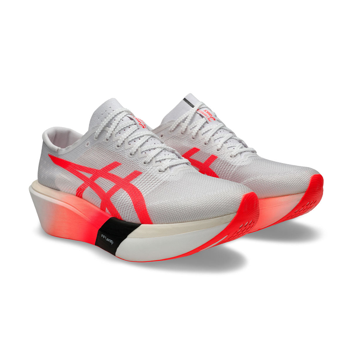 Asics Metaspeed Sky Tokyo løbesko i hvidt med røde detaljer