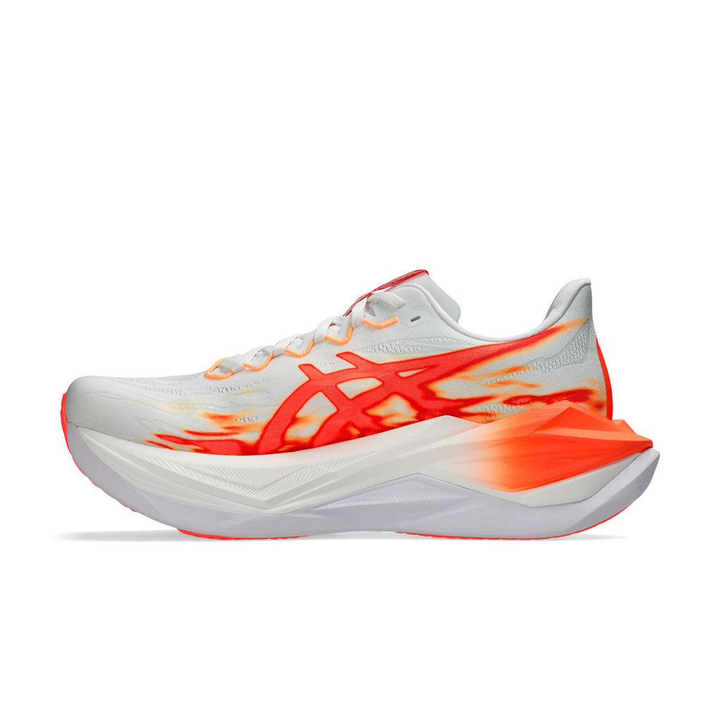 ASICS Superblast 3 løbesko med rød og orange design