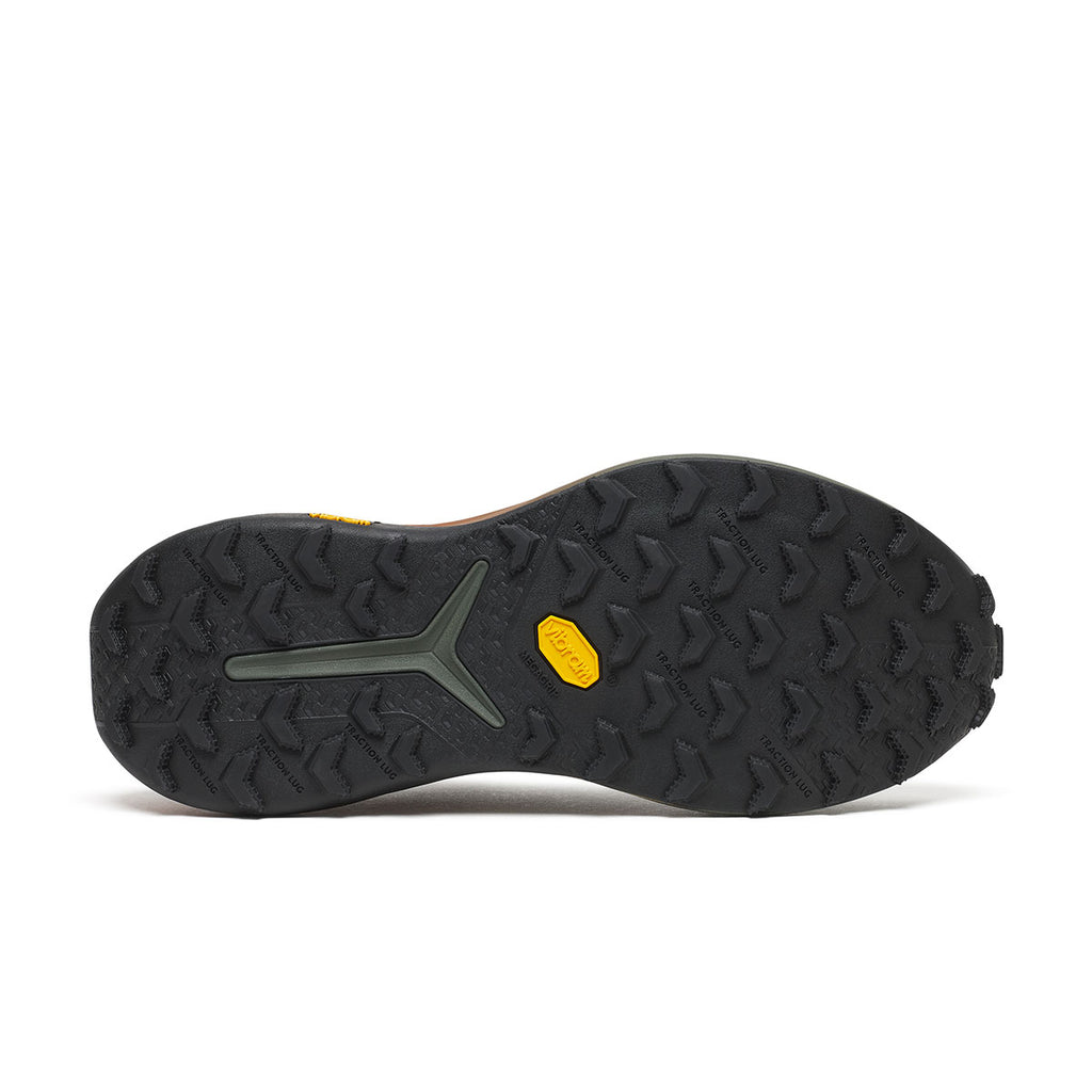 Saucony Xodus Ultra 4 herre trailsko set fra sålen med mønster