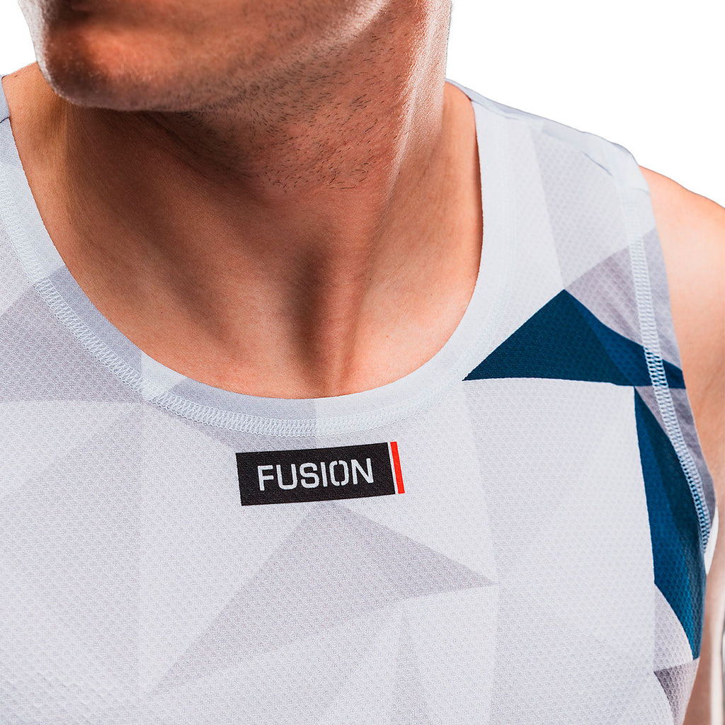 Fusion Tempo Pro herre singlet med logo og blå mønsterdetalje