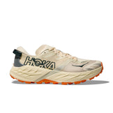 Hoka Speedgoat 7 herreløbesko i beige med orange ydersål