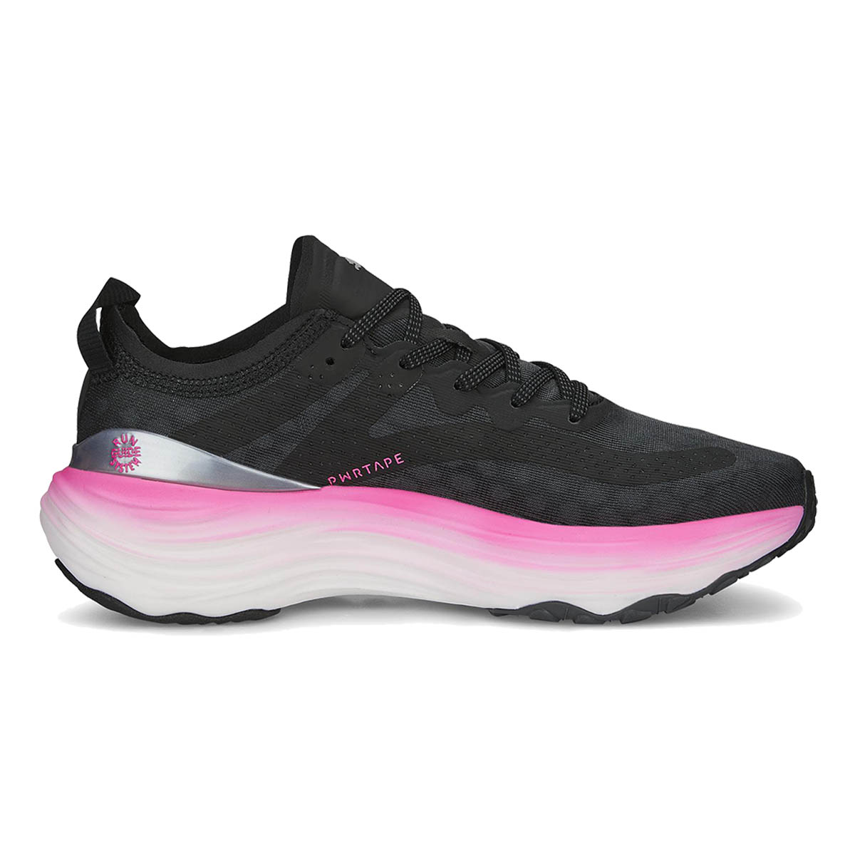 Puma ForeverRun Nitro dame løbesko i sort og pink farver.