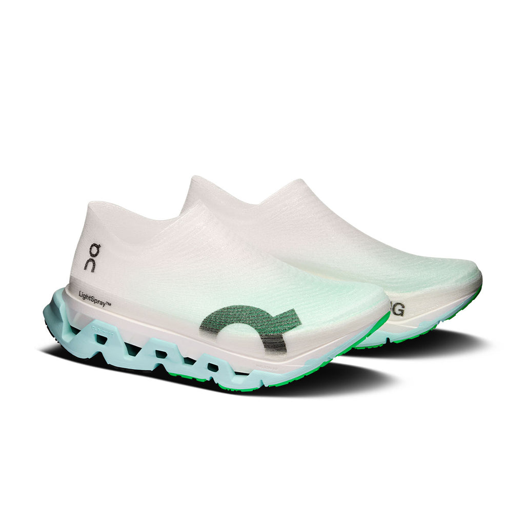 On Cloudmonster 3 Hyper LS løbesko med slip-on design og grønt mønster