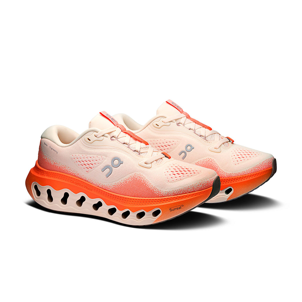 On Cloudsurfer 3 Dame løbesko i beige og orange med snørebånd