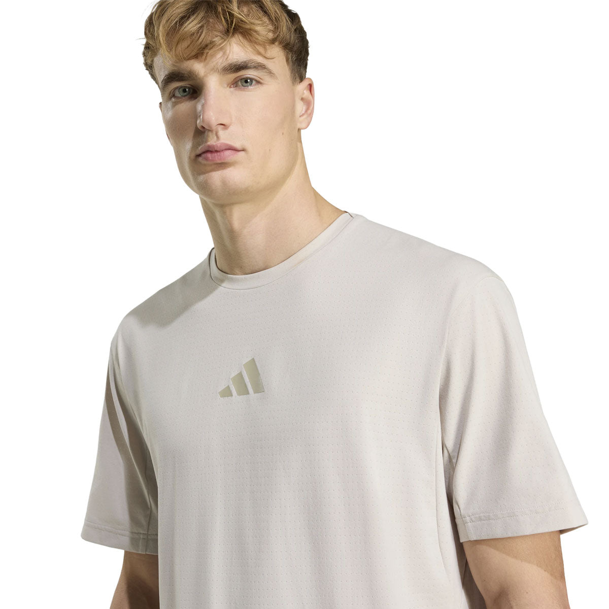 Adidas XPL Trail T-shirt til mænd i lys farve