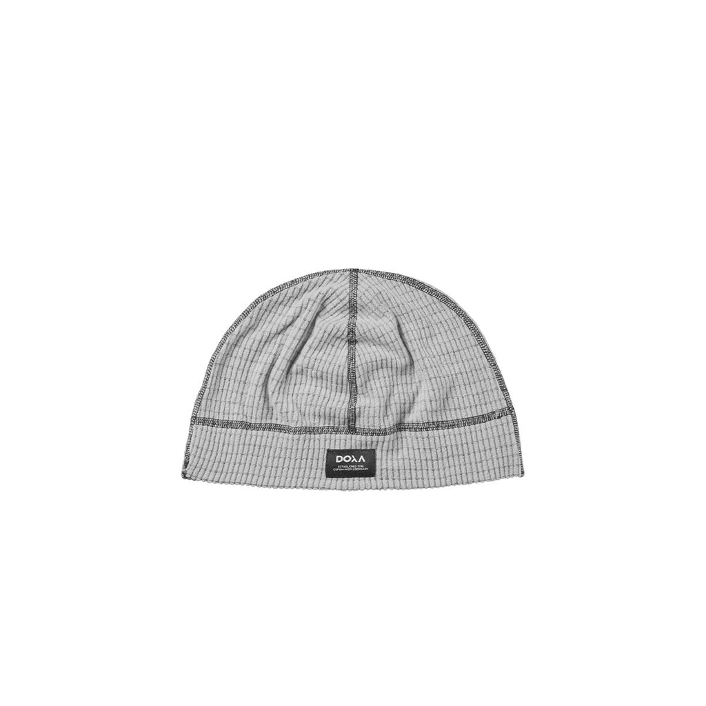 Doxa termisk beanie i grå strik med logoetiket