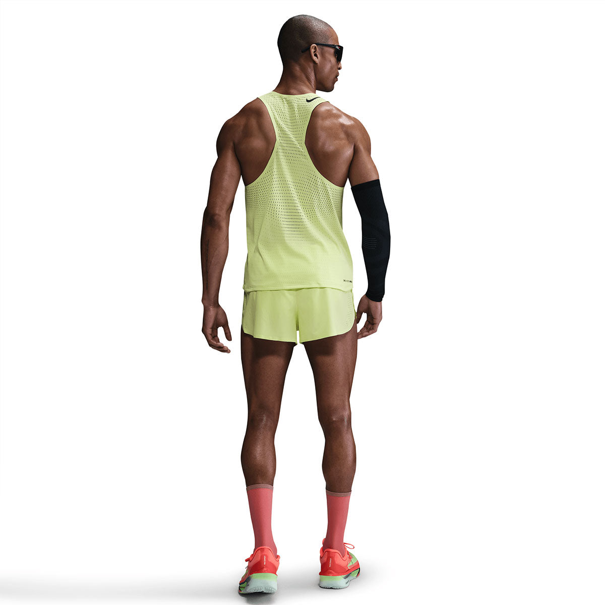 Nike Dri-FIT ADV singlet til mænd i limegrøn med åndbart mønster