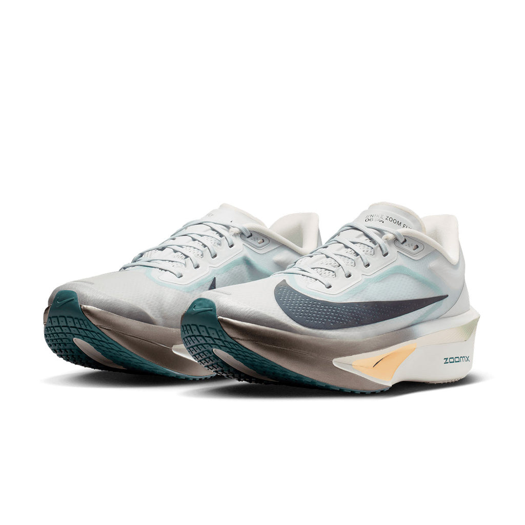 Nike Zoom Fly 6 herre løbesko i hvid med blå detaljer