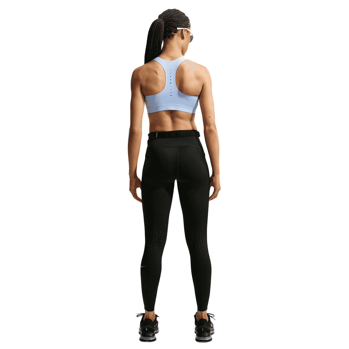 Nike Swift High Support sports-bh i lyseblå med rygdetaljer