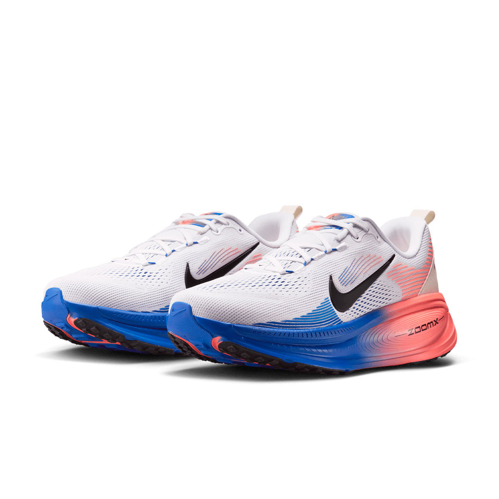 Hvide Nike Vomero 18 herre løbesko med blå og orange detaljer