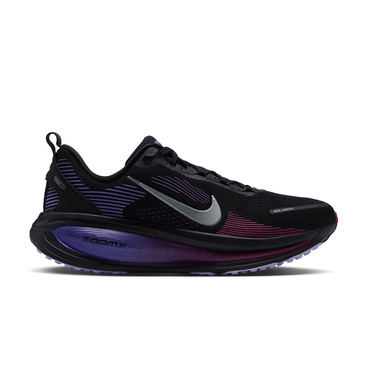 Nike Vomero 18 Dame løbesko i sort med lilla detaljer og snørebånd