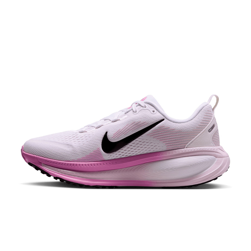 Nike Vomero 18 Dame løbesko i hvid og pink med sort Swoosh