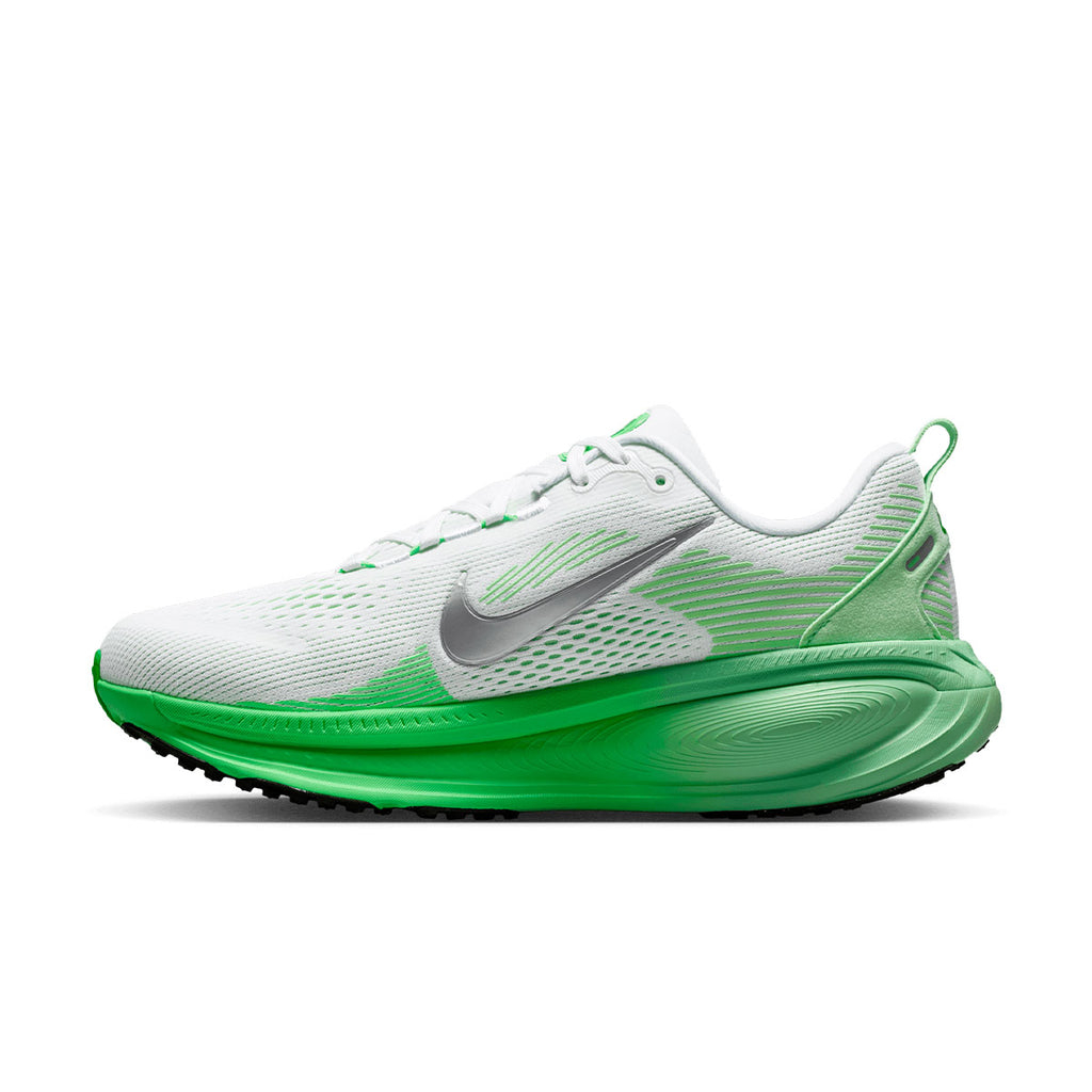 Nike Vomero 18 Dame løbesko i hvid og grøn med snørebånd