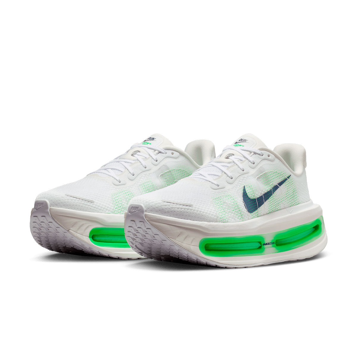 Nike Vomero løbesko til mænd med hvid og grøn detaljer