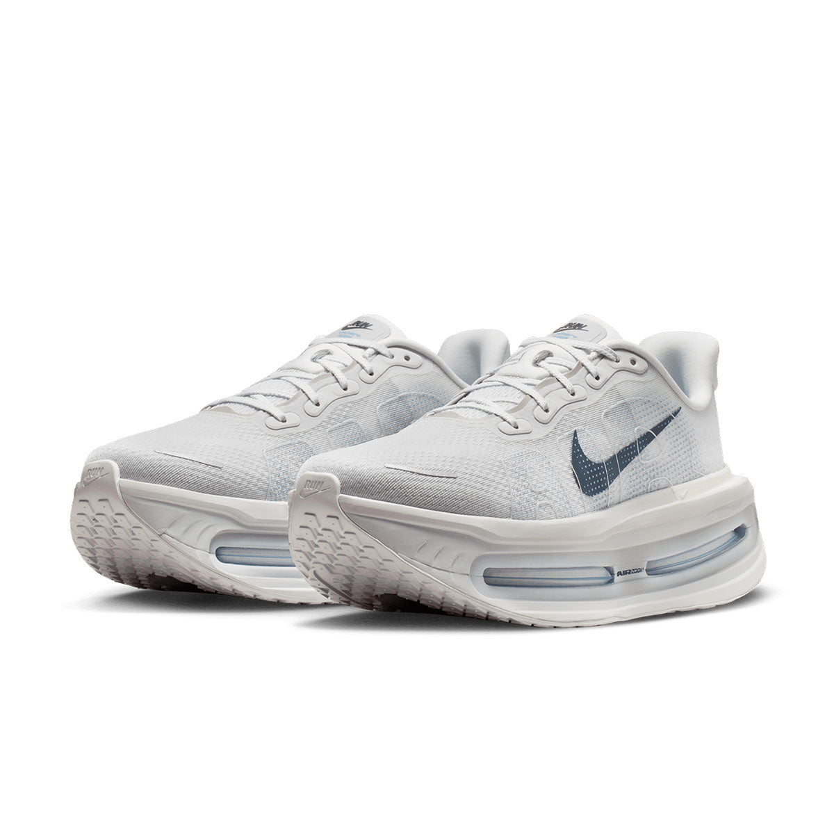 Nike Vomero løbesko til mænd i hvid med blå Swoosh
