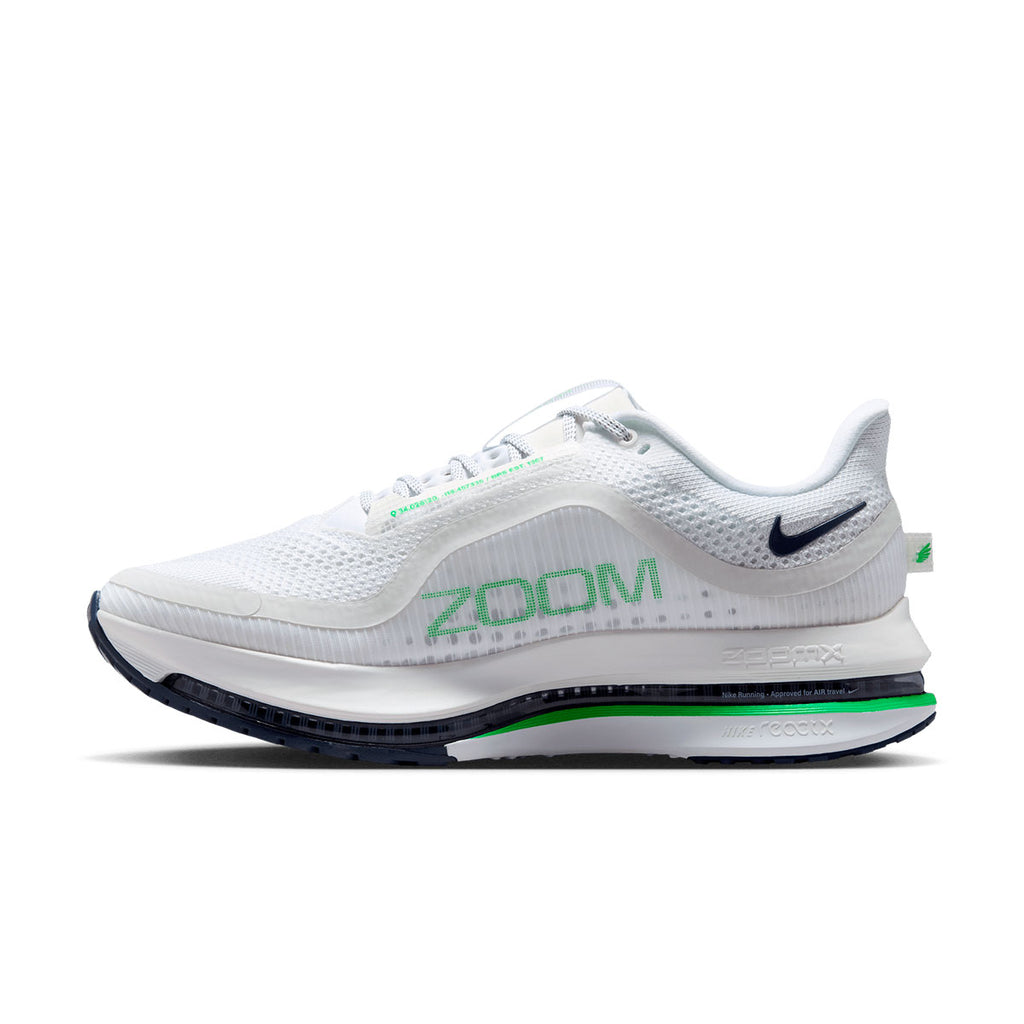 Nike Pegasus herreløbesko i hvidt mesh med grønt skrift