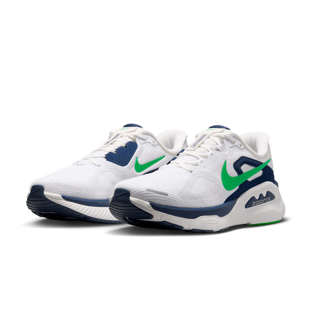 Hvide Nike Structure Plus løbesko til mænd med grøn Swoosh