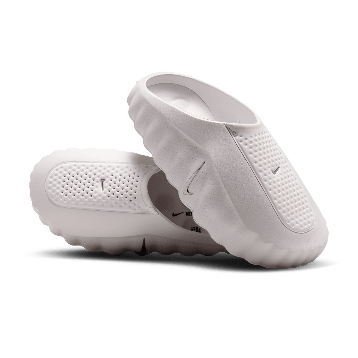 Nike Mind 001 slide-sandaler med perforeret overdel i hvid og grå