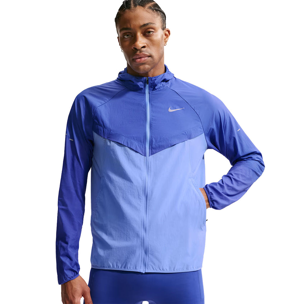 Nike Stride UV repel herrejakke i blå med lynlås og krave