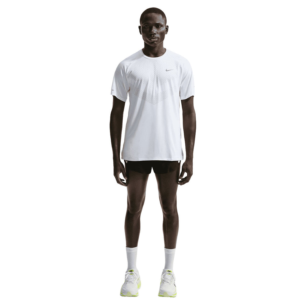Nike Stride herre t-shirt med korte ærmer og logo på brystet