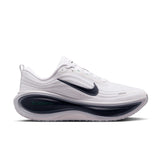 Nike Vomero Plus løbesko til mænd i hvid med sort logo