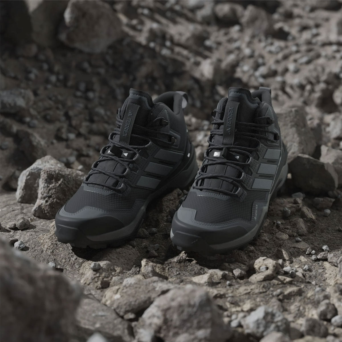 Adidas Terrex Skychaser Mid vandrestøvler i sort og grå