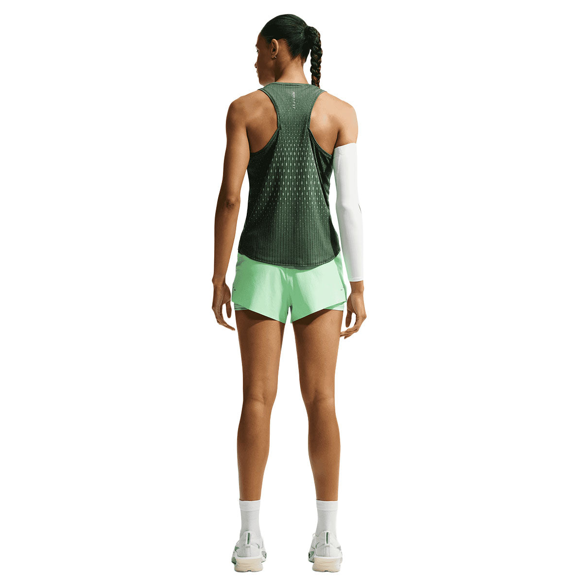 Nike Swift Aero-FIT tanktop til dame i mørkegrøn strikket stof