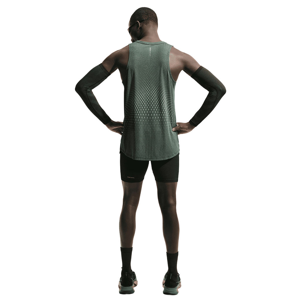 Nike Aero-FIT herre løbetank med racerback set bagfra
