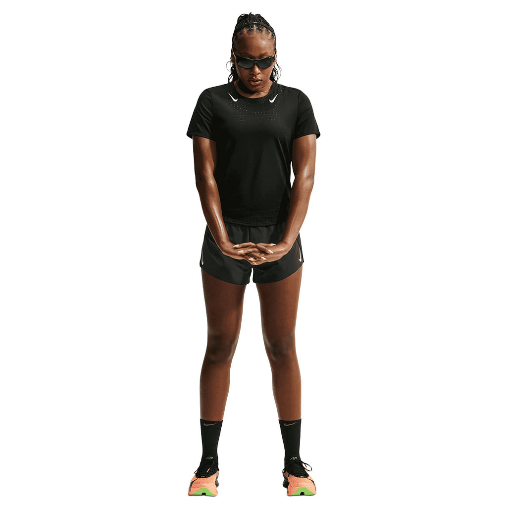 Nike AeroSwift Dri-FIT ADV t-shirt med korte ærmer, sort dame model