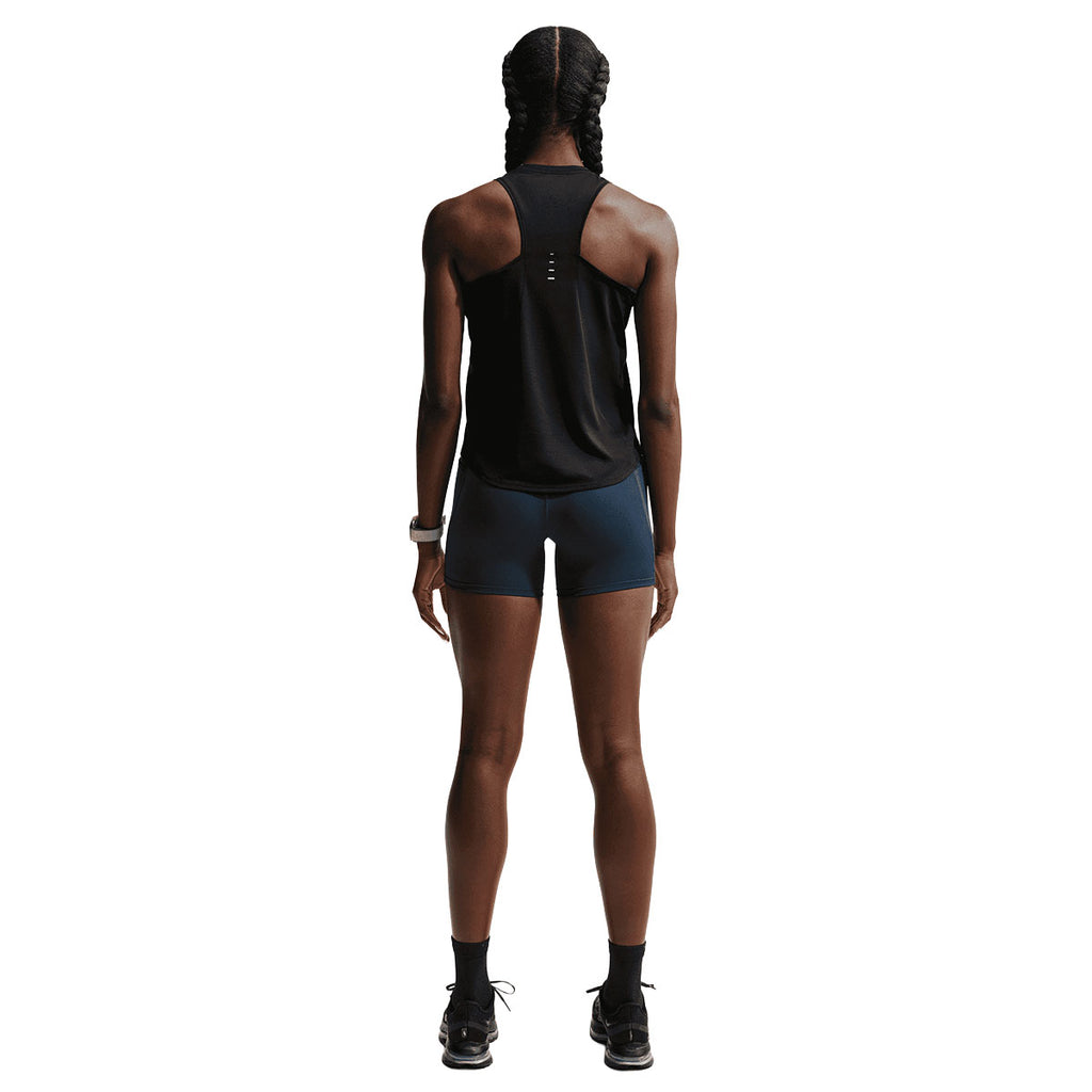 Nike Swift tank top med rygdetalje og racerback, sort