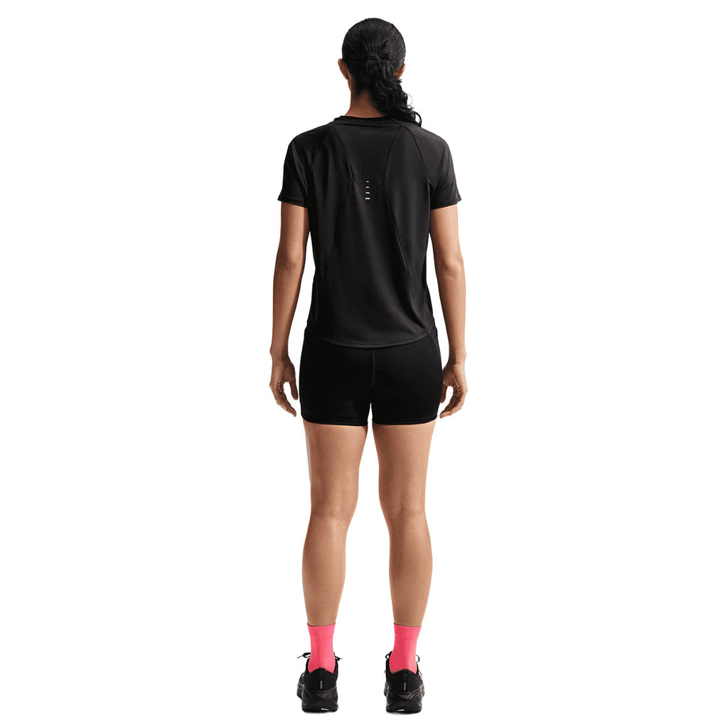 Nike Swift Top SS Dame T-shirt set bagfra, sort kortærmet