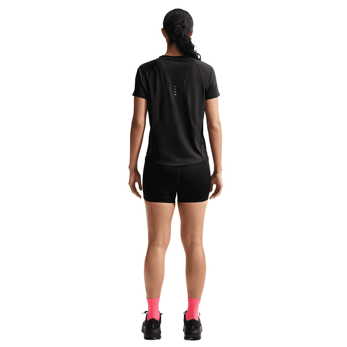 Nike Swift Top SS Dame T-shirt set bagfra, sort kortærmet