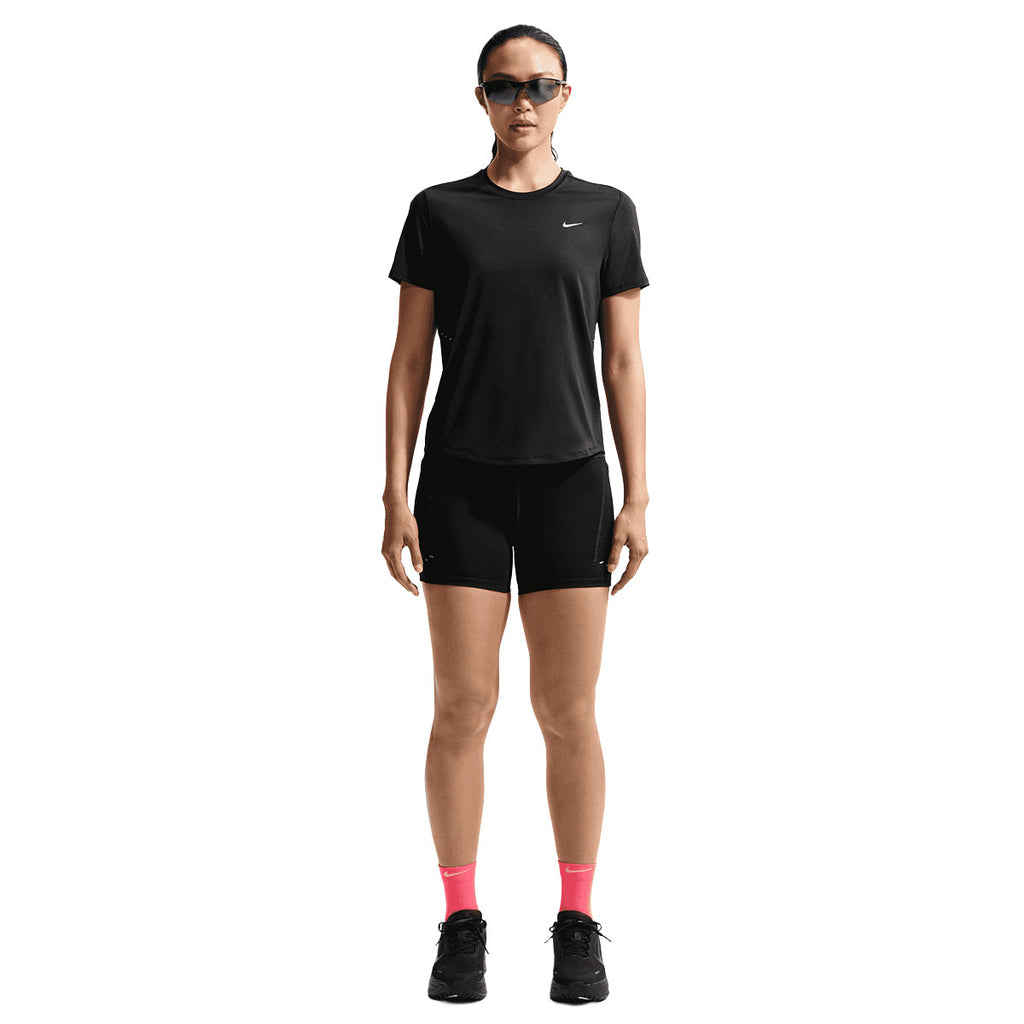 Nike Swift Top Dame sort T-shirt med korte ærmer og rund hals