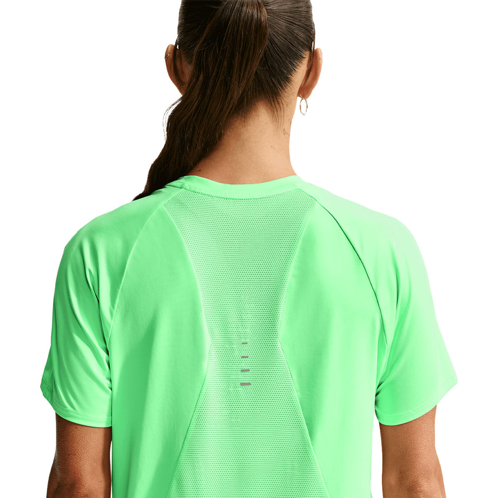 Nike Swift Top SS Dame grøn T-shirt med perforeret mesh på ryggen