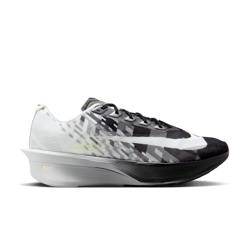 Nike ZoomX Vaporfly Next% 4 SE herreløbesko med sort-hvid mønster