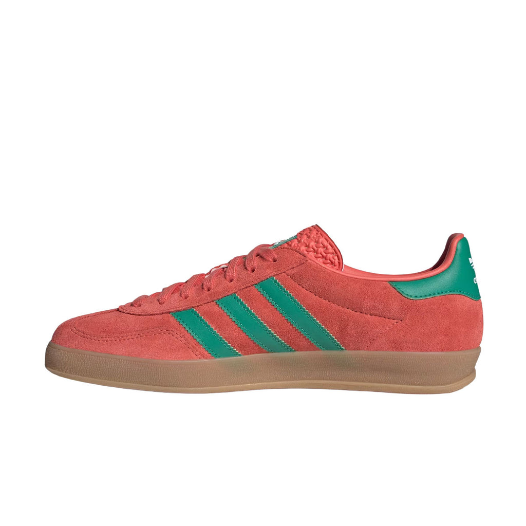 Adidas Gazelle indendørssko i rød ruskind med grønne striber