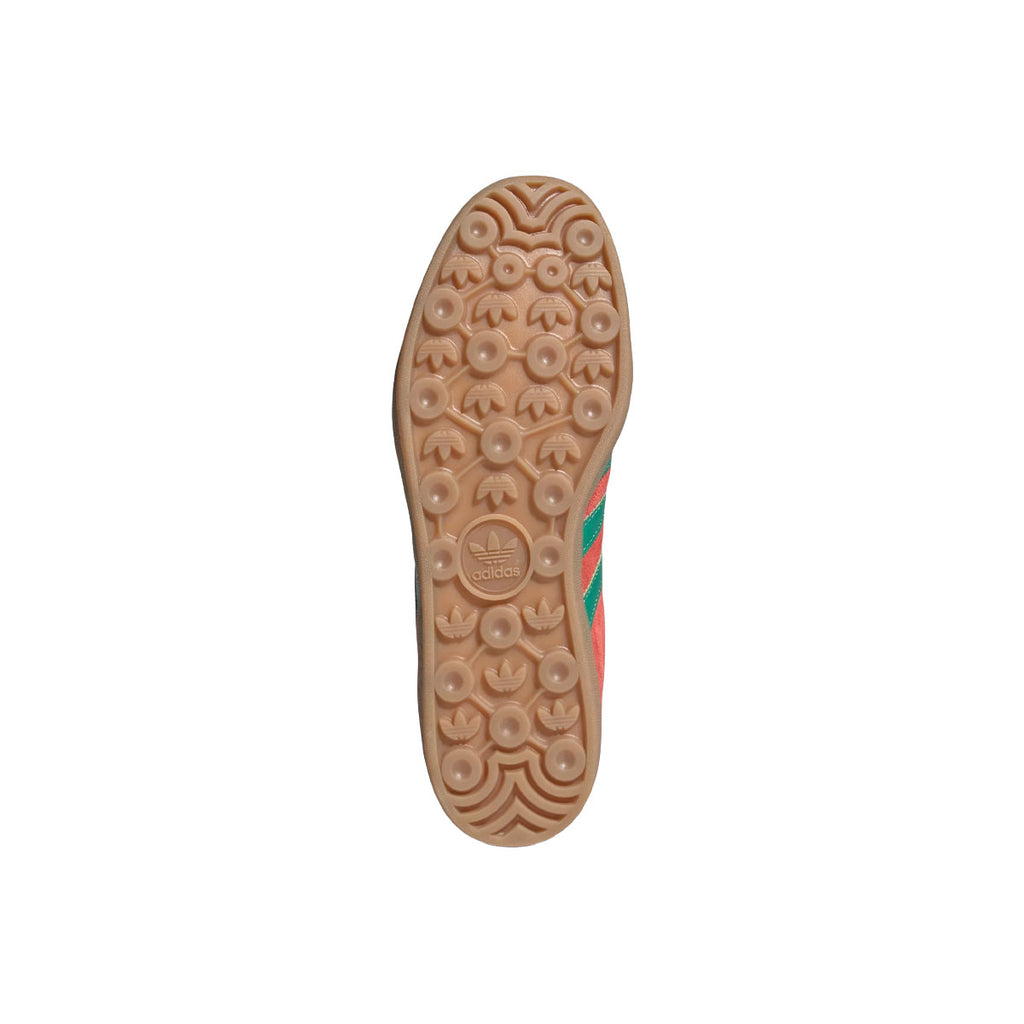 Adidas Gazelle indendørssko med mønstret gummisål foroven