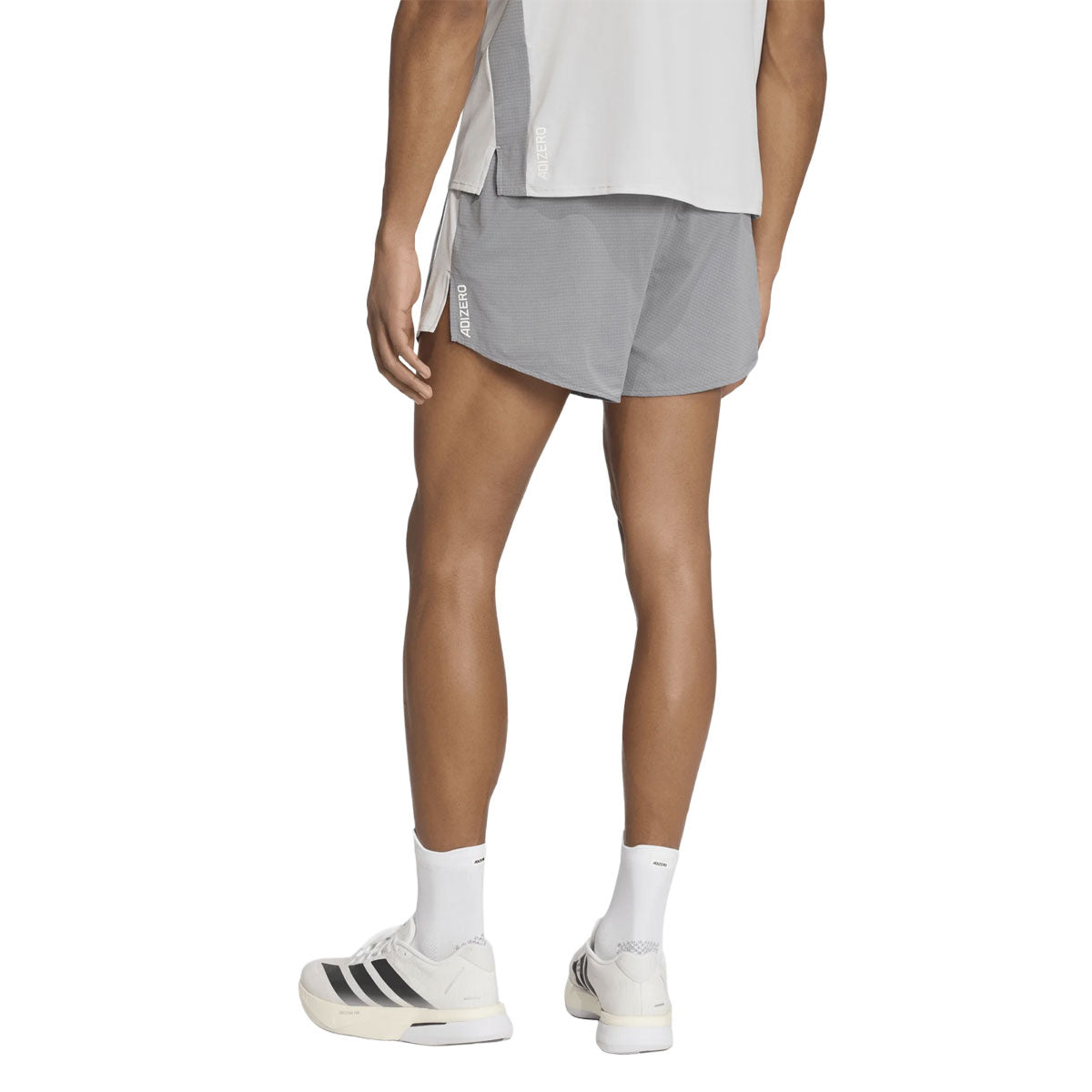 Adidas Adizero Archive 5" herre-shorts i grå med logo på benet