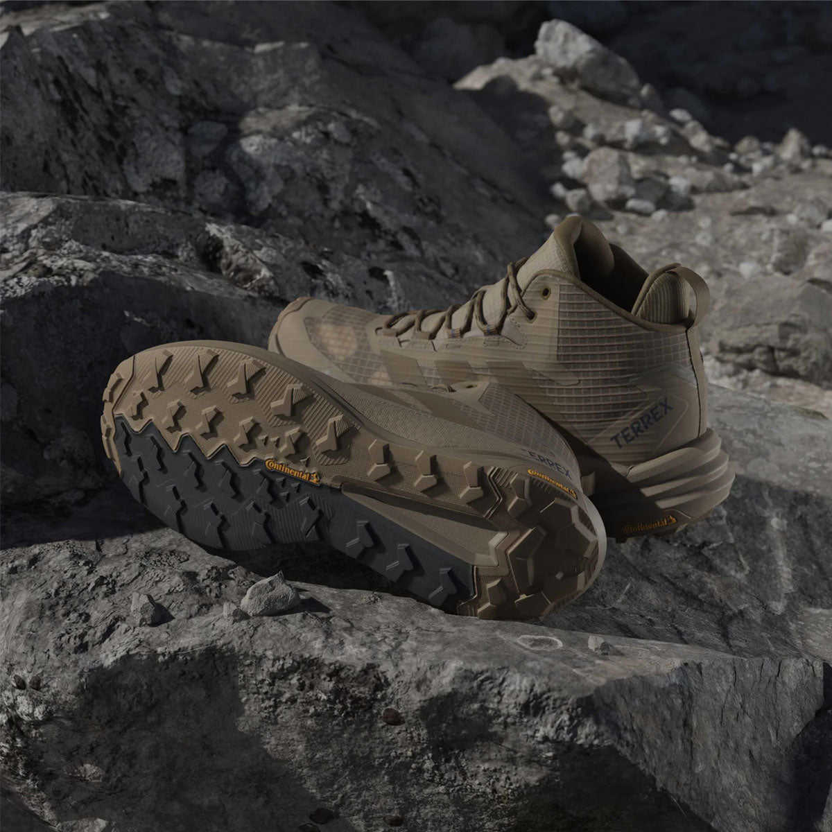 Adidas Terrex Freehiker 3 vandresko til mænd med gribe-sål og snørebånd