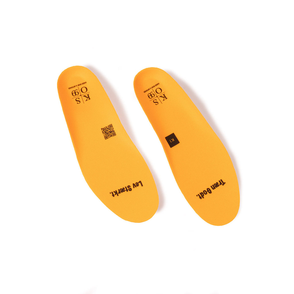 Orange KSO Comfort Soles indlæg med to par på hvid baggrund