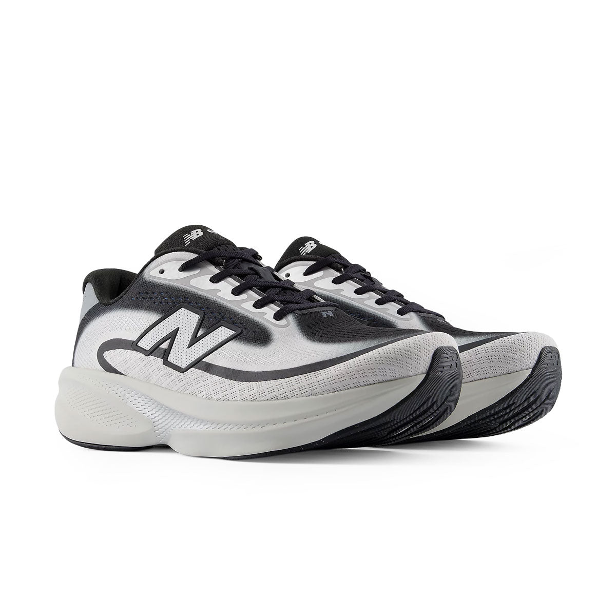 New Balance Ellipse v1 herreløbesko i sort og grå med snørebånd