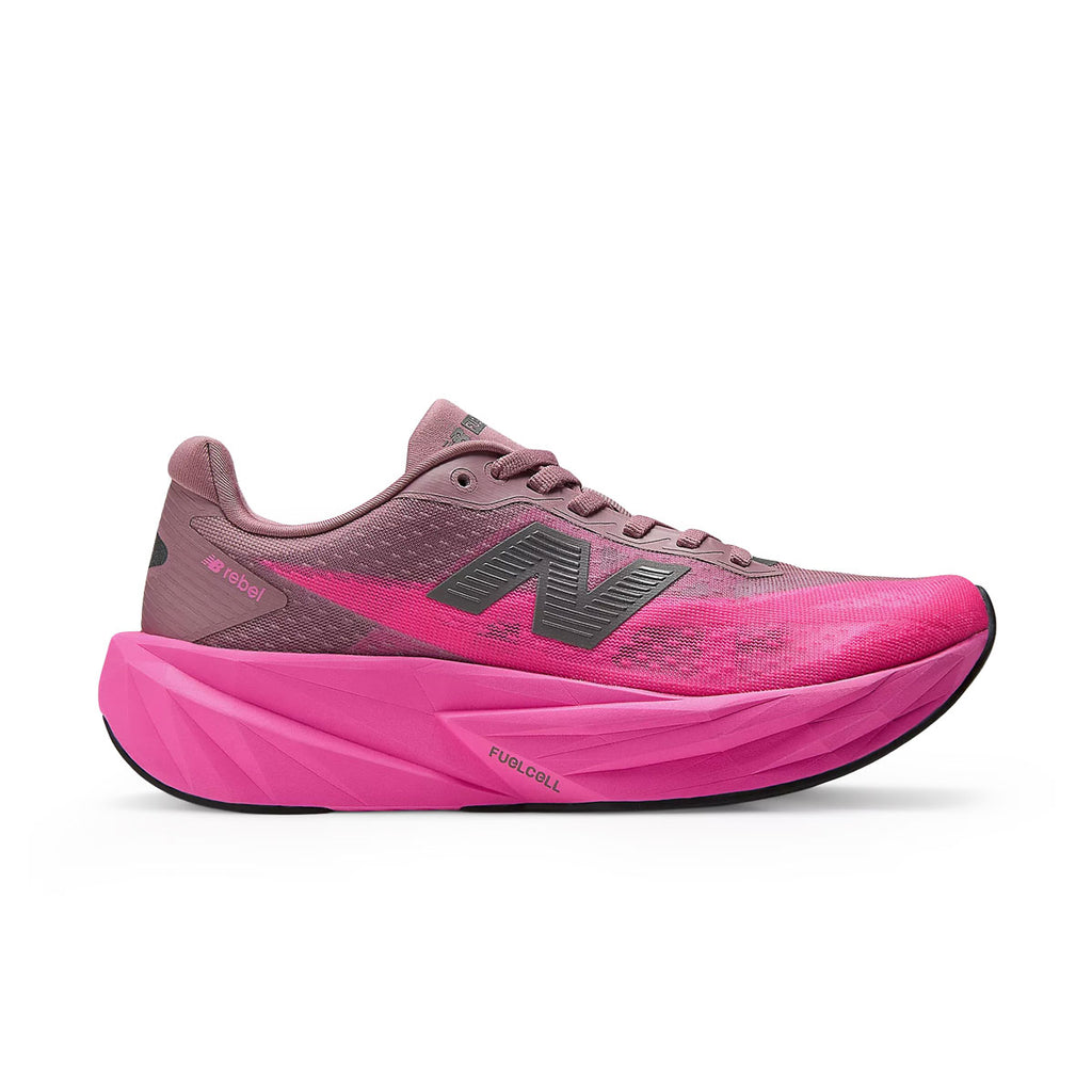 Lyserød New Balance FuelCell Rebel v5 herre løbesko med hæl og snørebånd