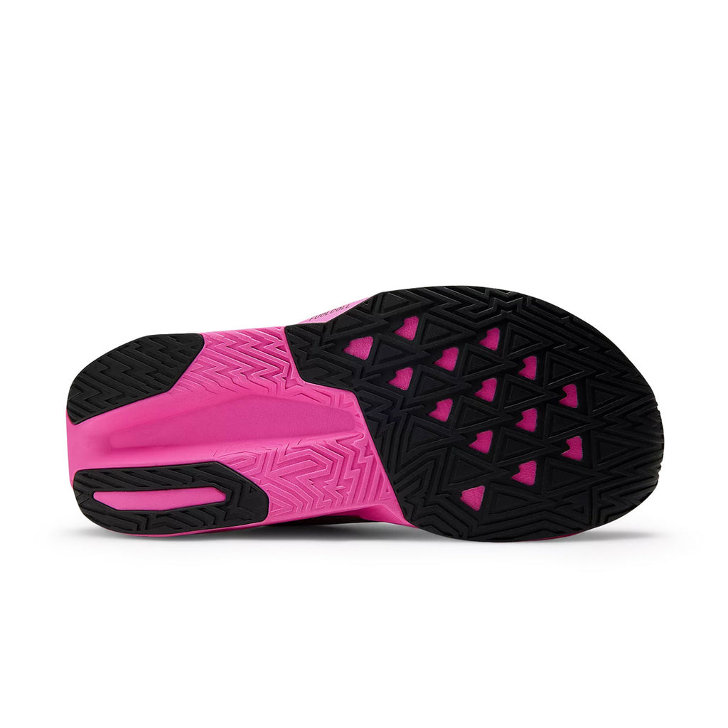 New Balance FuelCell Rebel v5 løbesko med mønstrede såler