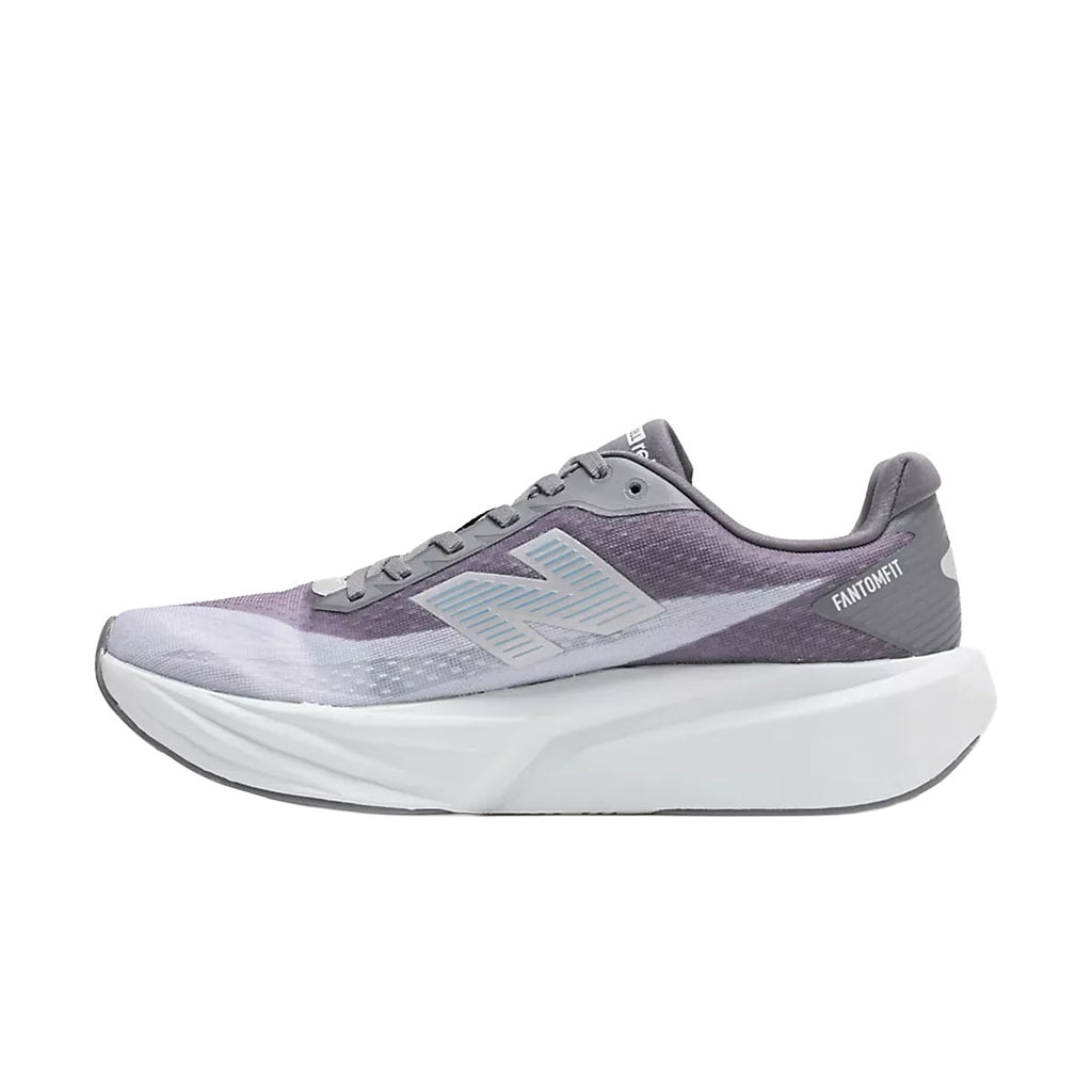 New Balance FuelCell Rebel v5 herresko med lilla og grå overdel