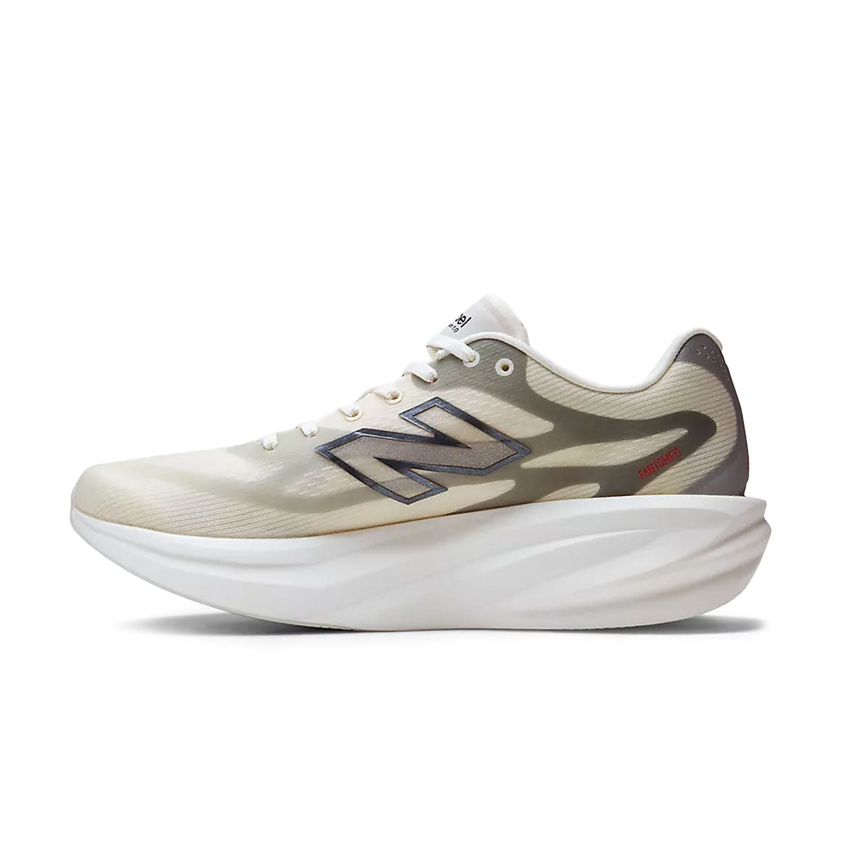 Hvid New Balance SuperComp Rebel løbesko med blå logo og snørebånd