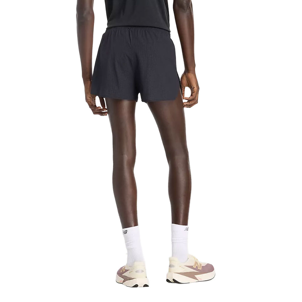 New Balance RC Ultralight herre shorts med 3-tommer benlængde, sort design