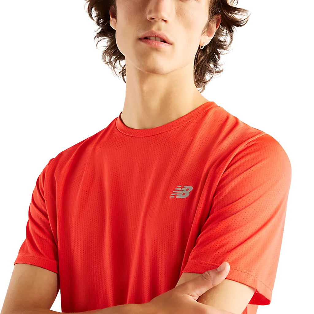 Rød New Balance herre T-shirt med korte ærmer og logo