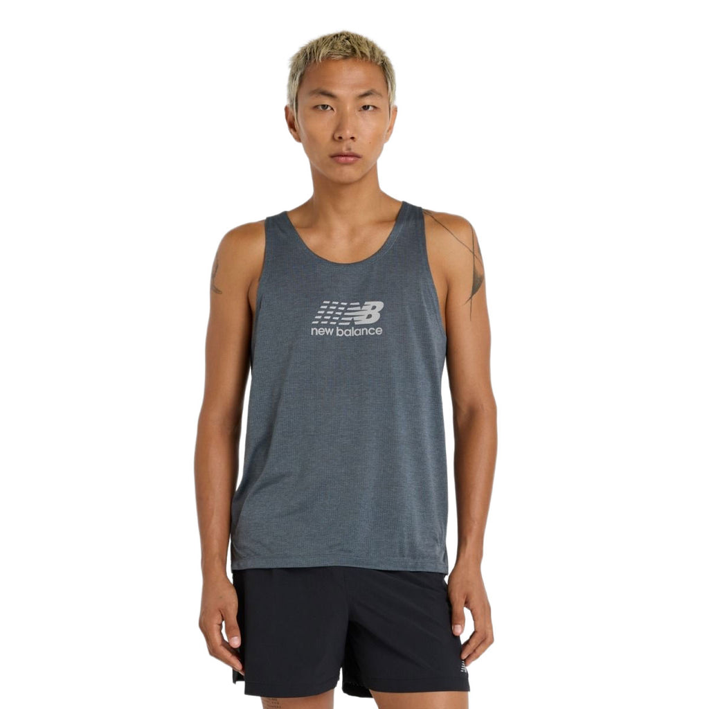 Mørkblå New Balance herresinglet med logo foran